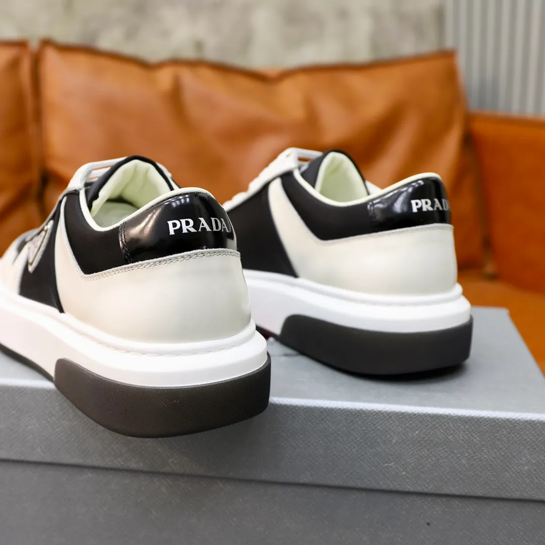 Factory price: 720 top original order Brand: PRADA (Prada) Standard code: Men's size 38/44 (45 can be customized) Grade: Same as the official website Material: Original cowhide, cowhide lining, original combination two-color wear-resistant soft outsole Style category: casual sports version, young fashion, European and American trend, British style Color: actual picture color